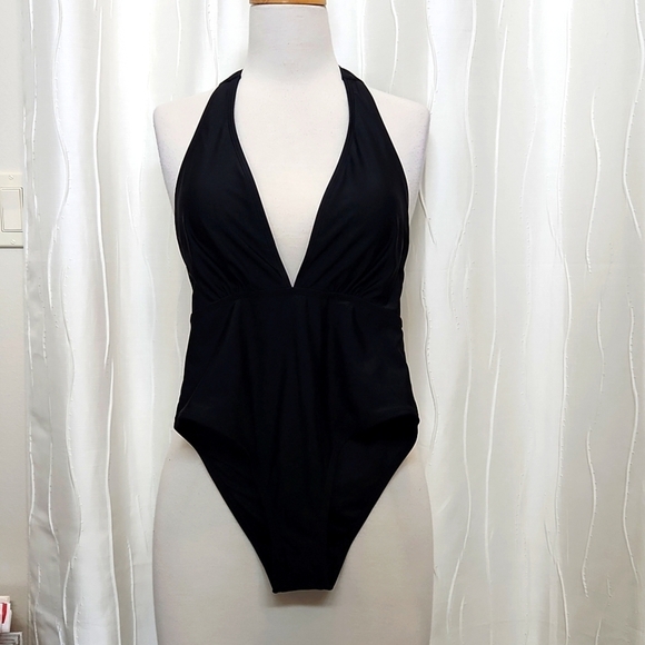NWT Cupshe Black One Piece V-Neck Halter Swimsuit - Picture 1 of 7
